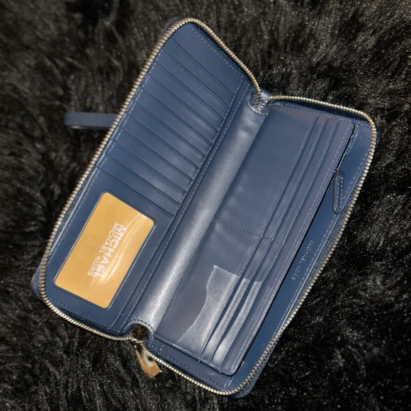 MICHAEL KORS WALLET - Picture 5 of 9